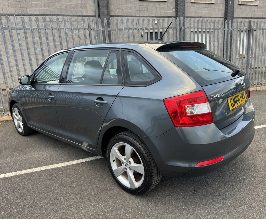 Skoda Rapid Spaceback 1.2 Tsi Se Tech Grey #4