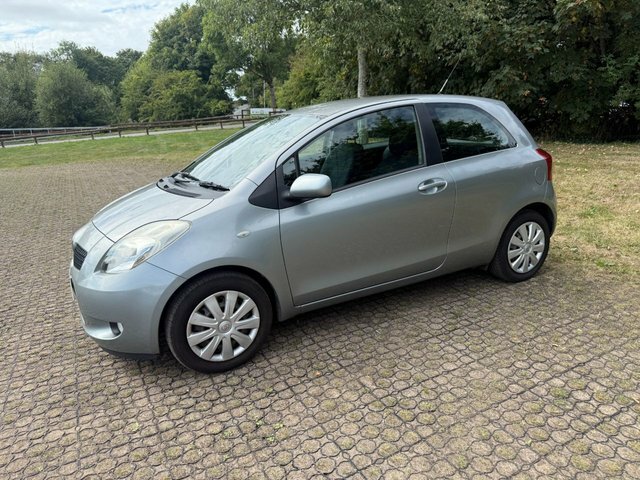 Toyota Yaris 1.3 T3 Hatchback Multimode 136 G Km 85 Silver #3