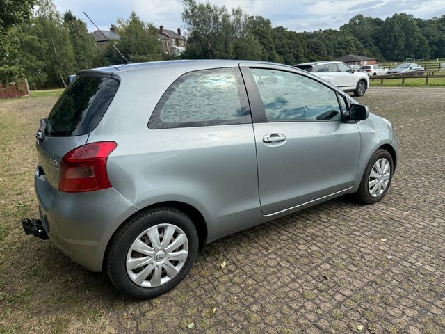 Toyota Yaris 1.3 T3 Hatchback Multimode 136 G Km 85 Silver #6