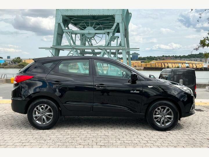 Hyundai Ix35 Suv Black #3