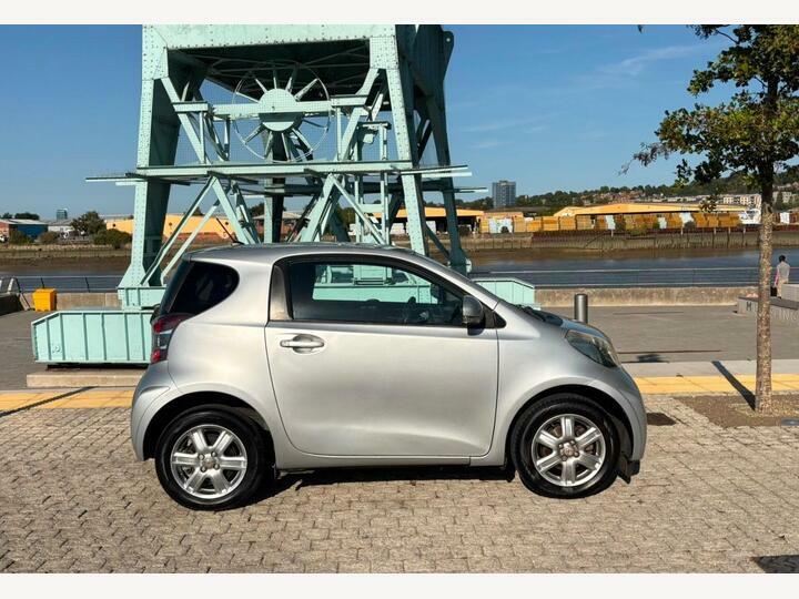 Toyota IQ Iq 1.0 Vvt-i 2 Multidrive Euro 4 Silver #3