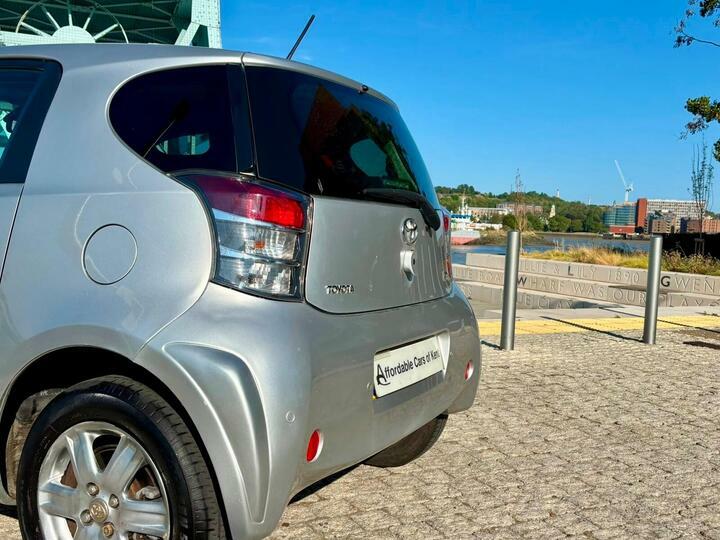 Toyota IQ Iq 1.0 Vvt-i 2 Multidrive Euro 4 Silver #4