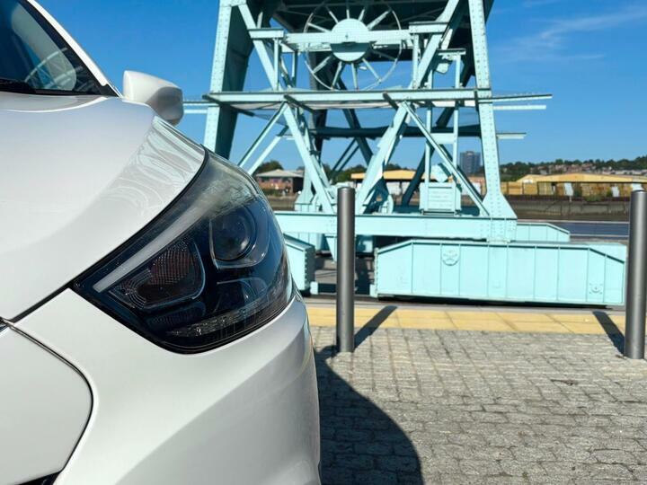 Hyundai Ix35 Suv White #5