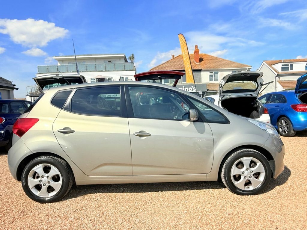 Kia Venga 1.6L 3 Silver