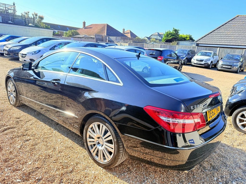 Mercedes-Benz E Class 2.1L Se Black #3