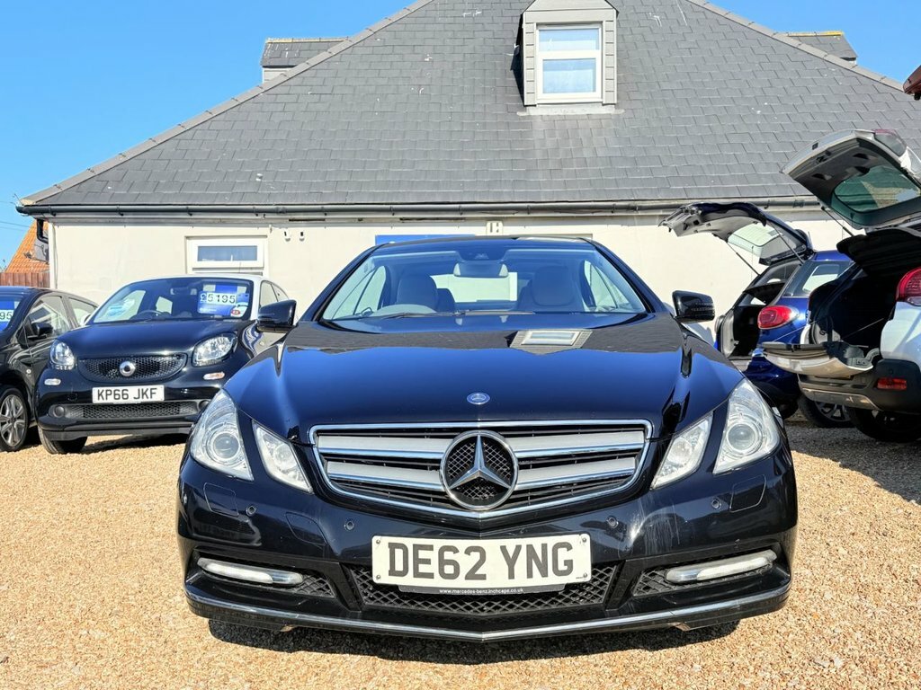 Mercedes-Benz E Class 2.1L Se Black #6