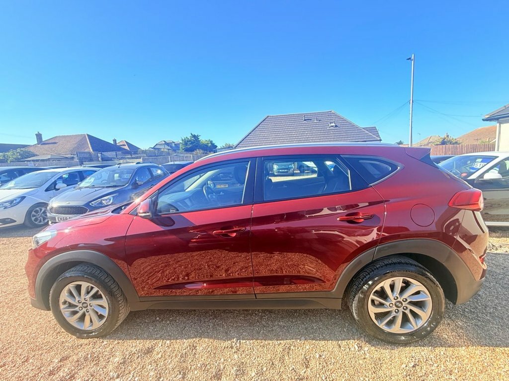 Hyundai Tucson 1.7L Se Nav HD16AAN Red #4