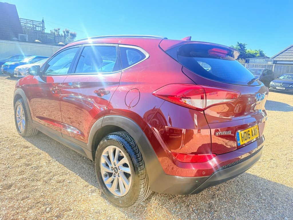 Hyundai Tucson 1.7L Se Nav HD16AAN Red #5
