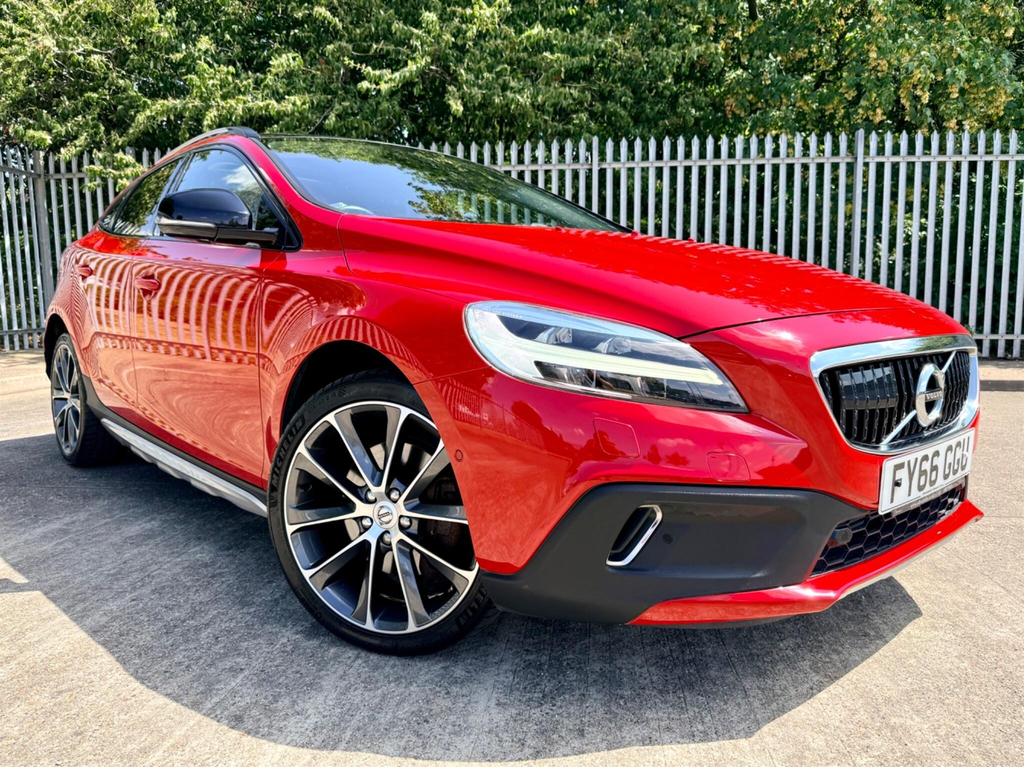 Volvo V40 Cross Country 2.0 D4 Pro Euro 6 Ss Red