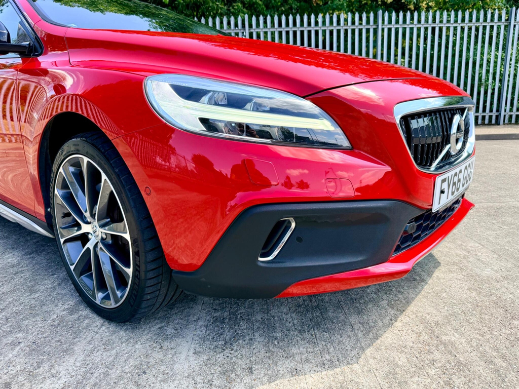 Volvo V40 Cross Country 2.0 D4 Pro Euro 6 Ss Red #3
