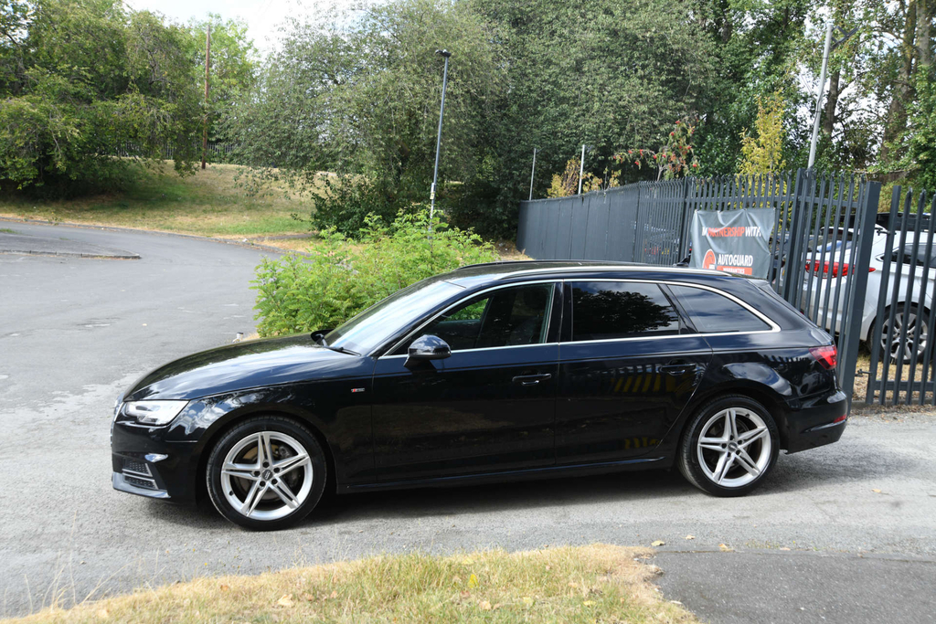 Audi A4 S Line Tdi Ultra AF67WWU Black #4