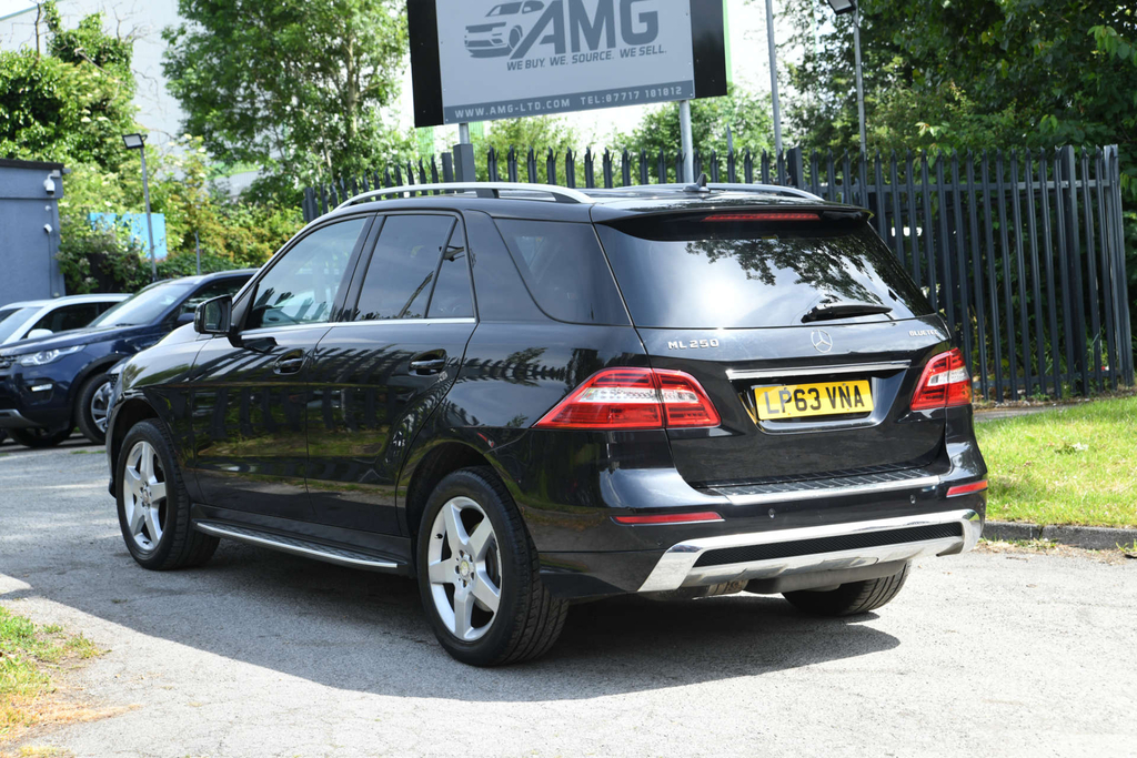 Mercedes-Benz M Class Amg Sport Bluetec 4Wd  #6