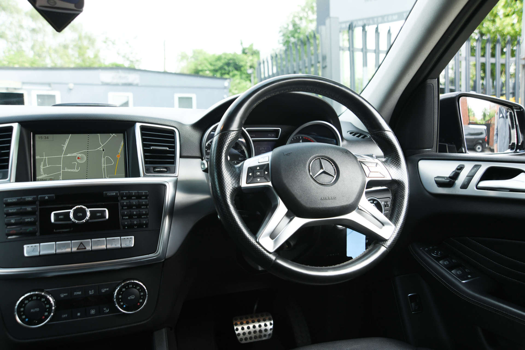 Mercedes-Benz M Class Suv 5.5 Ml63 V8 Amg Spds7gt 4Wd Euro 5 Ss Black #22