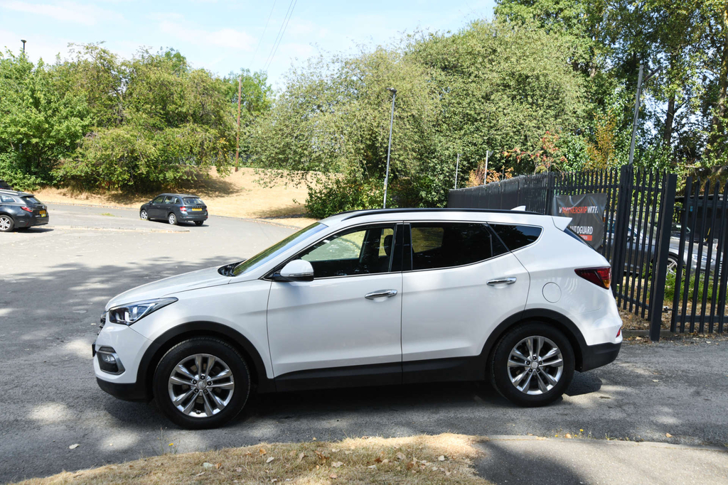 Hyundai Santa Fe Premium Blue Drive Crdi 4Wd White #4