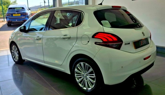 Peugeot 208 2016 1.2 Puretech Allure Hatchback Manu White #3