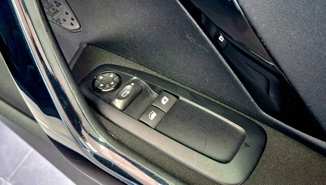 Peugeot 208 1.6 Thp Gti Euro 6 Ss Black #17