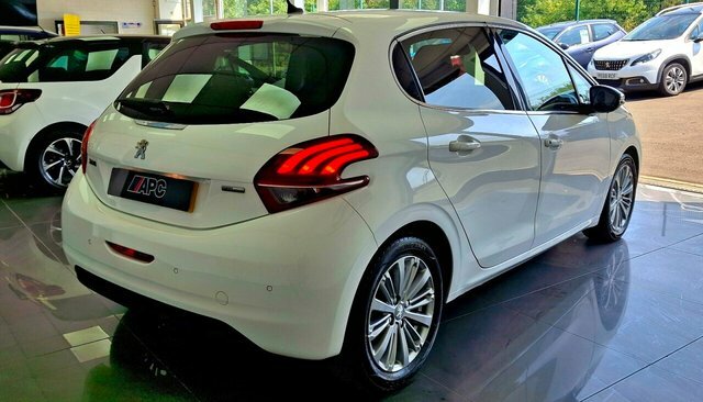 Peugeot 208 2016 1.2 Puretech Allure Hatchback Manu White #5