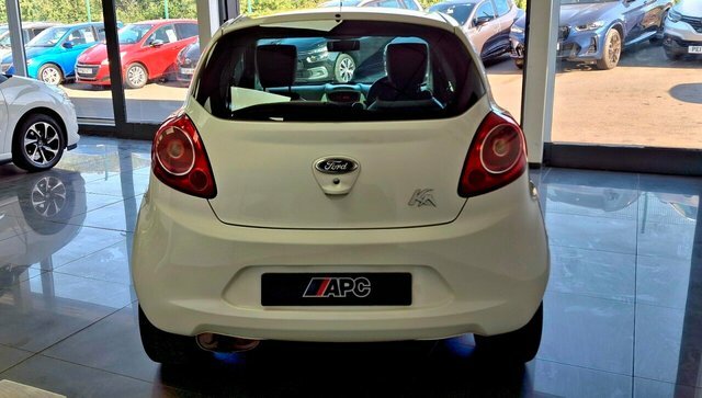 Ford KA 2015 1.2 Zetec White Edition Hatchback White #4