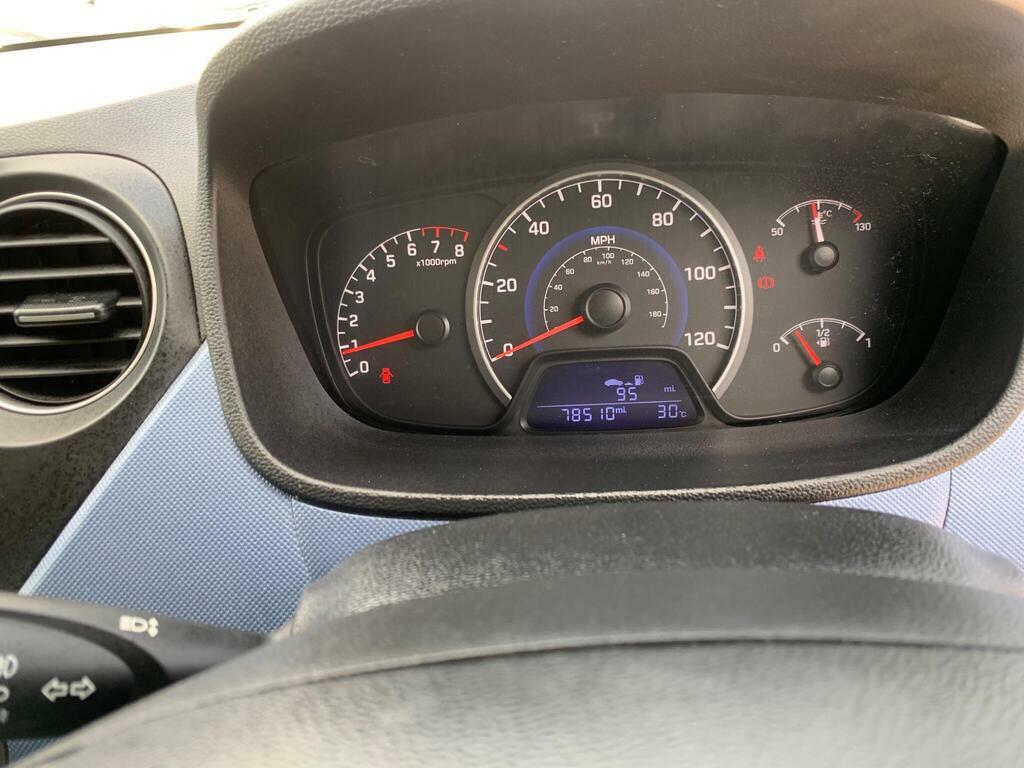 Hyundai I10 1.2 Se Grey 1 Former Keeper Low Tax Grey #23