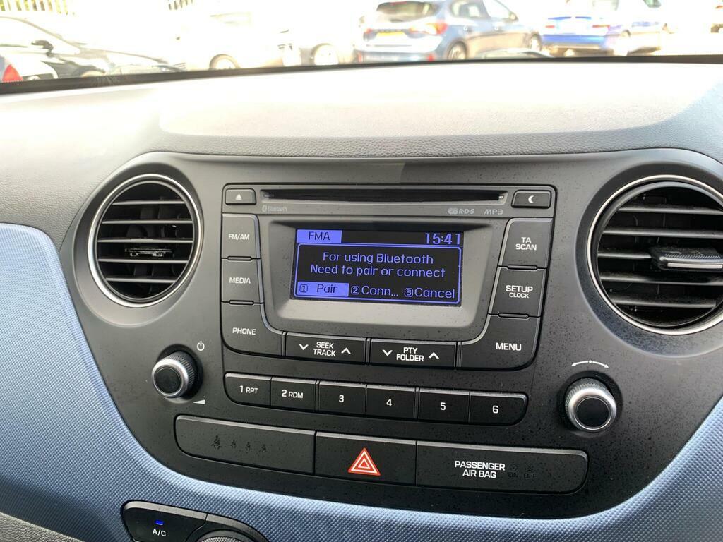 Hyundai I10 1.2 Se Grey 1 Former Keeper Low Tax Grey #25