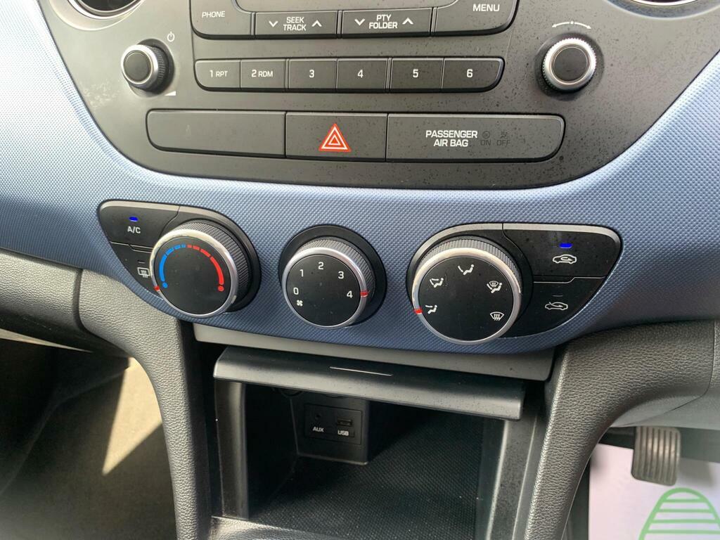 Hyundai I10 1.2 Se Grey 1 Former Keeper Low Tax Grey #26