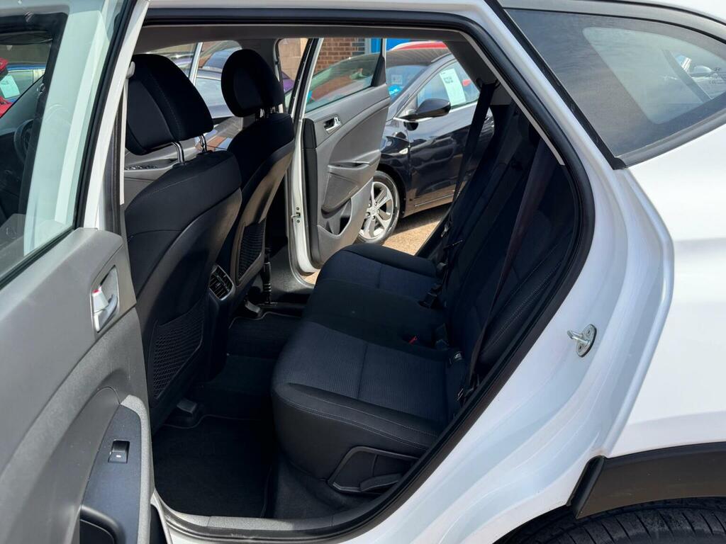 Hyundai Tucson Suv 2.0 Crdi Se Nav 4Wd Euro 6 201565 MM65FNV White #5