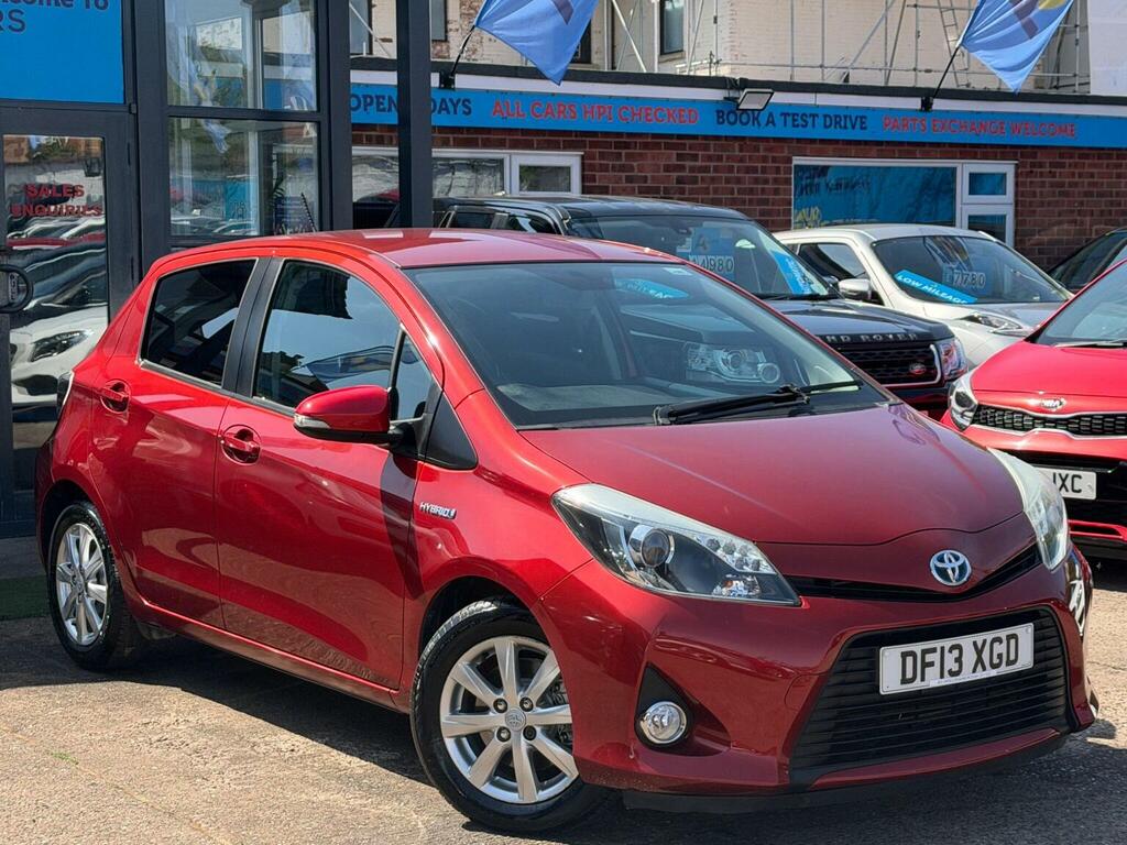 Toyota Yaris Hatchback 1.5 Vvt-h T4 Cvt Euro 5 201313 DF13XGD Red