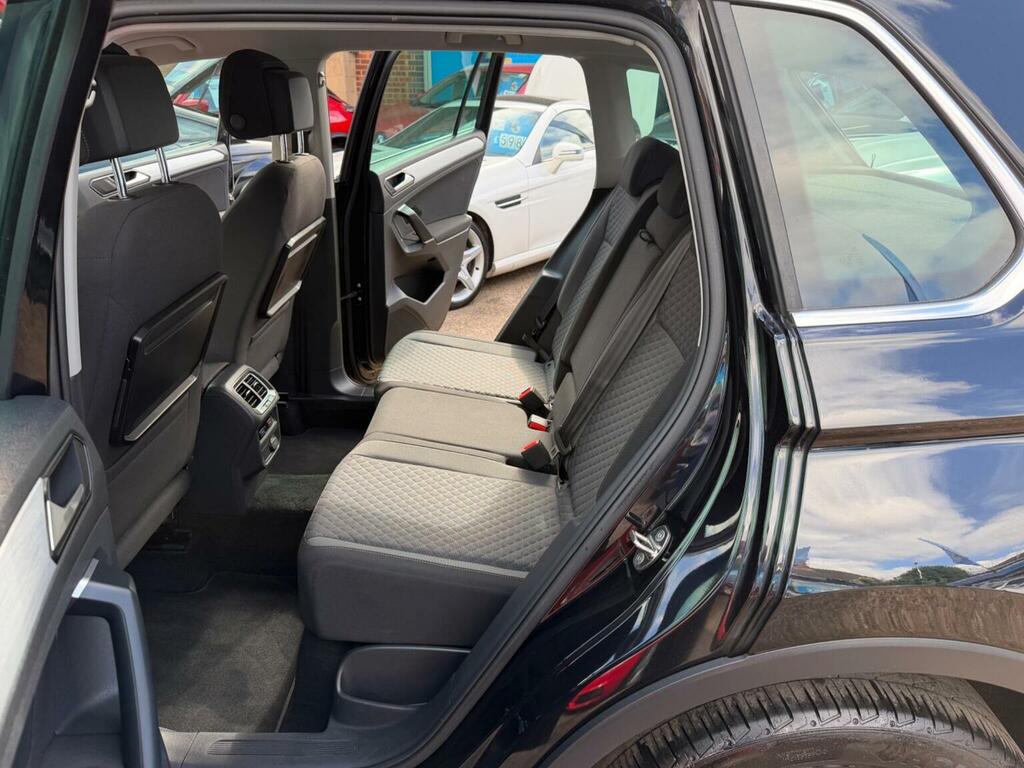 Volkswagen Tiguan Suv 2.0 Tdi Bluemotion Tech Se Navigation Dsg 4Mot ET66RWW Black #5