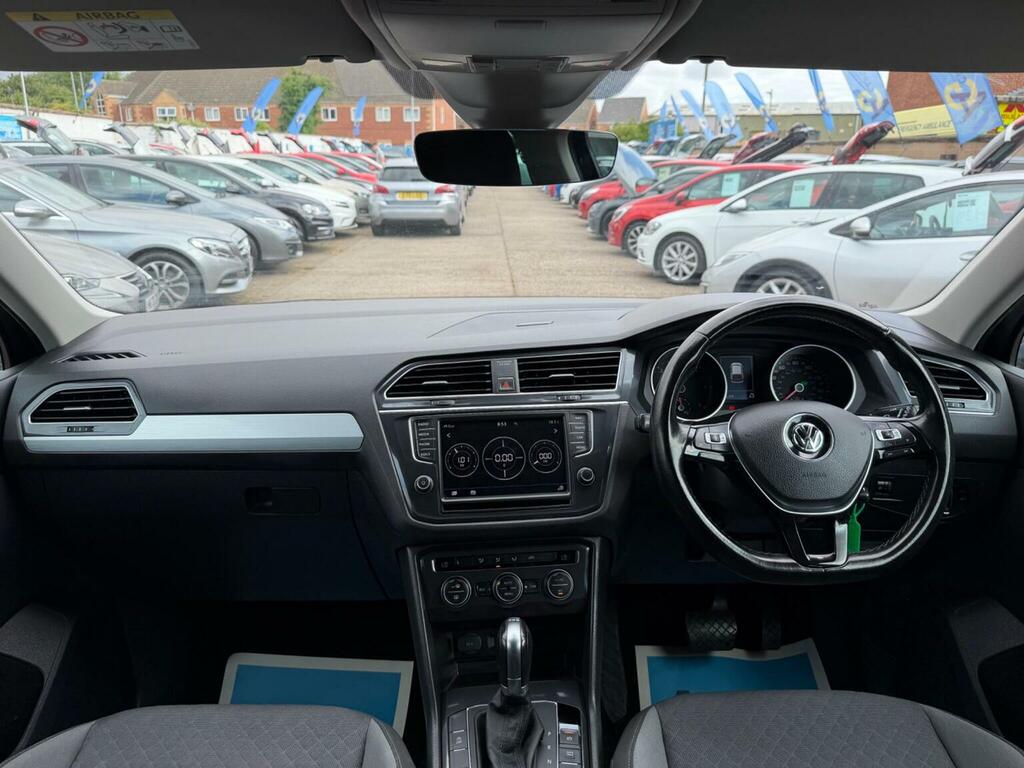 Volkswagen Tiguan Suv 2.0 Tdi Bluemotion Tech Se Navigation Dsg 4Mot ET66RWW Black #2