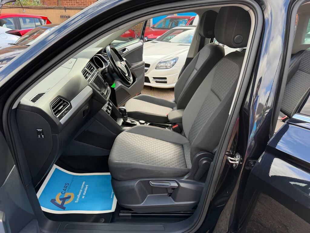 Volkswagen Tiguan Suv 2.0 Tdi Bluemotion Tech Se Navigation Dsg 4Mot ET66RWW Black #4