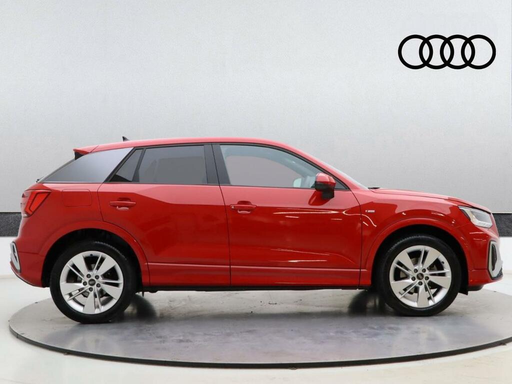 Audi Q2 Black Edition 35 Tfsi 150 Ps S Tronic Grey #4
