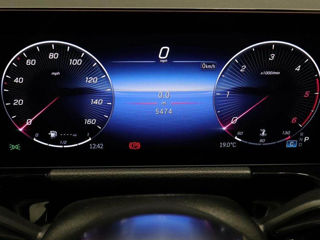 Mercedes-Benz GLA Class 2.0 Gla220d Amg Line Premium Plus Suv #4