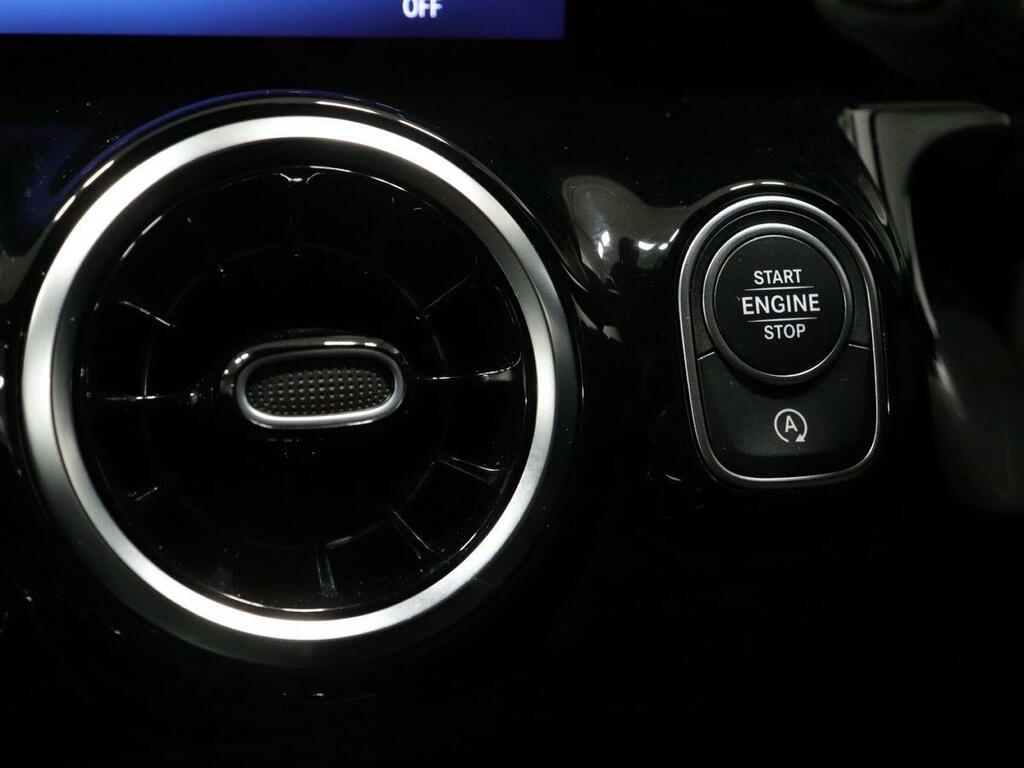 Mercedes-Benz GLA Class 2.0 Gla220d Amg Line Premium Plus Suv #41