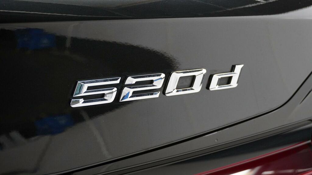 BMW 5 Series 530E Xdrive M Sport Grey #40