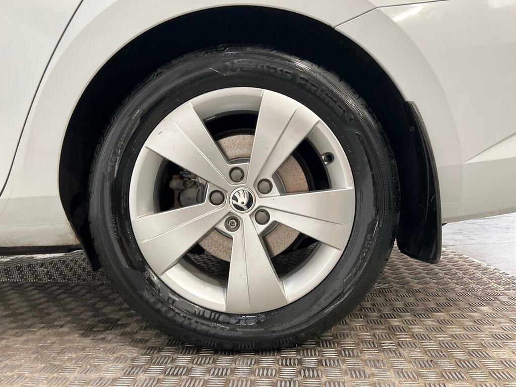 Skoda Superb 1.5 Tsi Act Sportline Plus Hatchback Ds Black #25