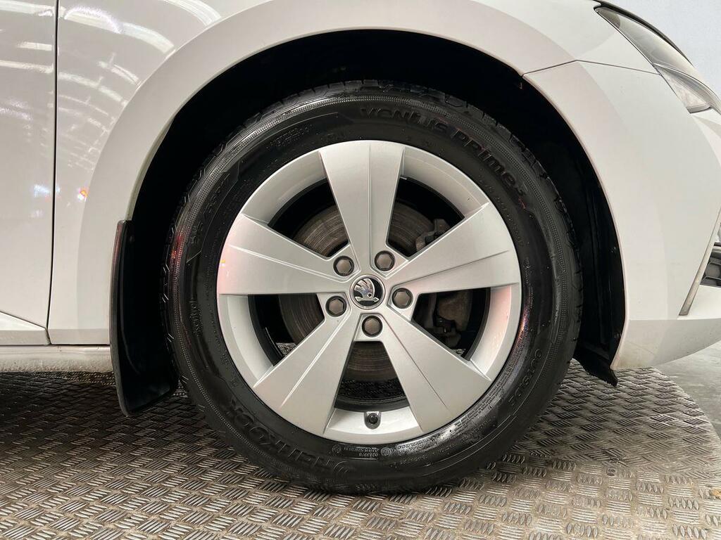 Skoda Superb 1.5 Tsi Act Sportline Plus Hatchback Ds Black #5