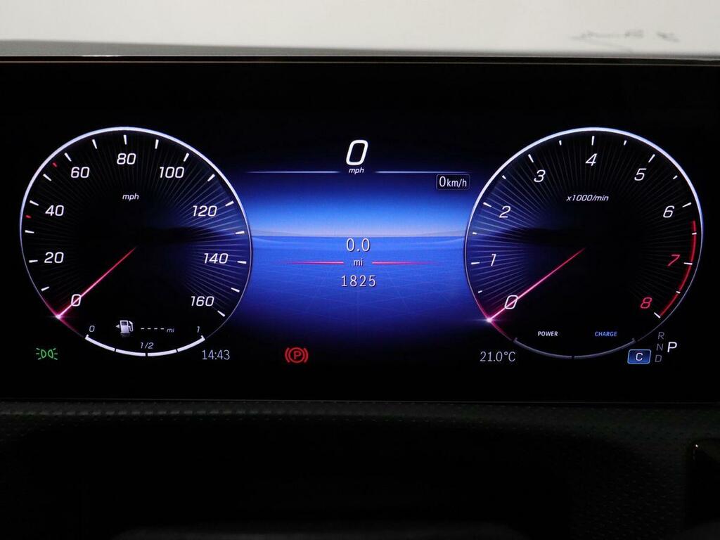 Mercedes-Benz A Class A200 Amg Line Premium 2026 Black #4