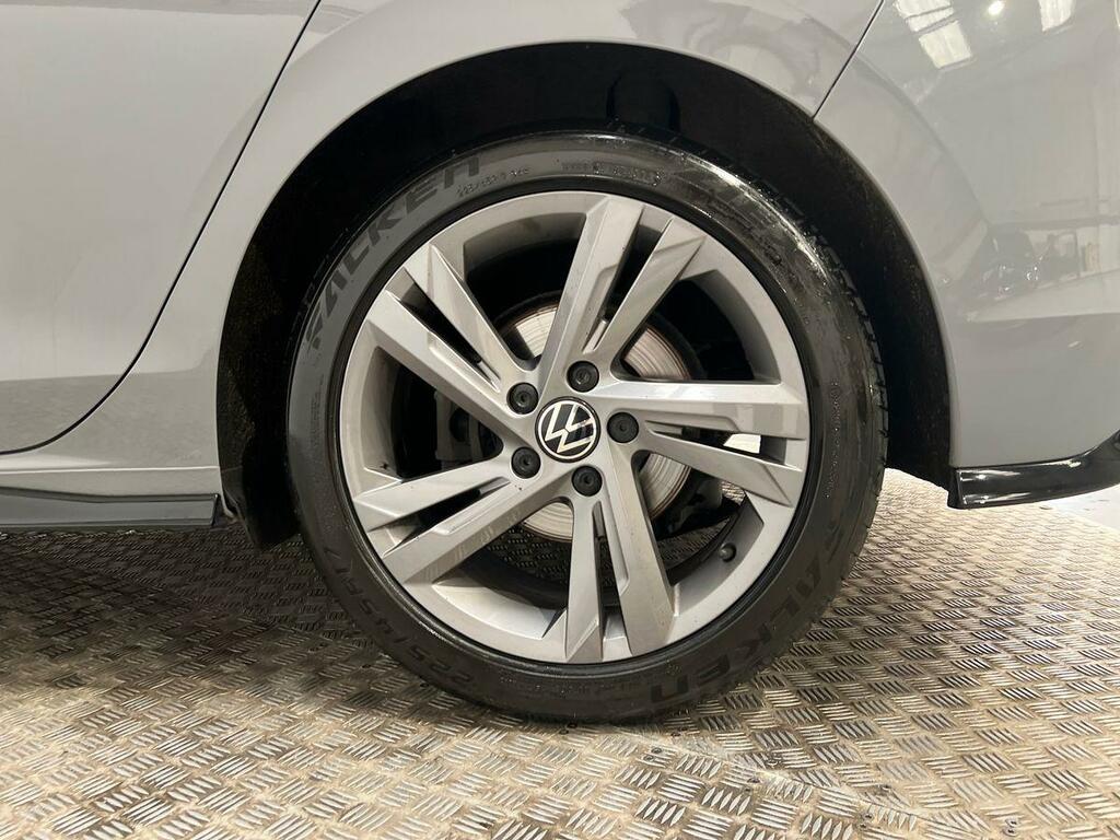 Volkswagen Golf 1.5 Etsi Mhev R-line Dsg Euro 6 Ss Black #25