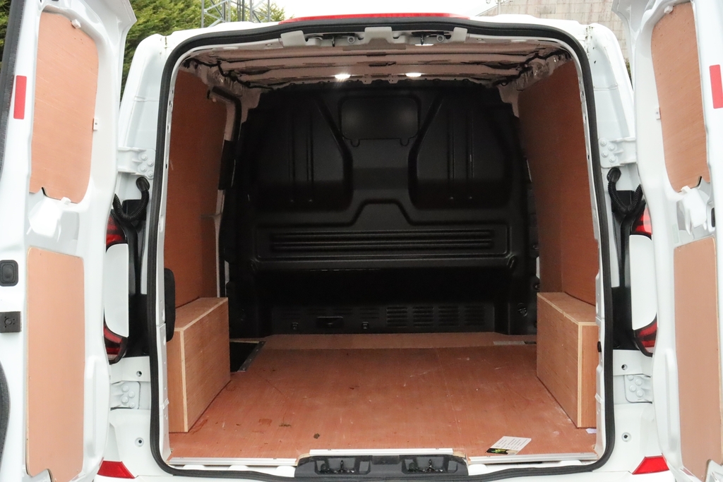 Volkswagen E-Transporter T32 Kombi Commerce Plus Swb 136 Ps 65 Kwh Grey #10