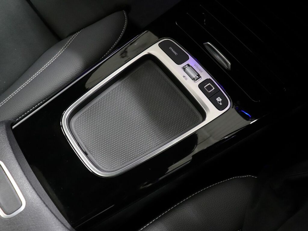 Mercedes-Benz A Class A200 Amg Line Premium Plus 2025 White #35