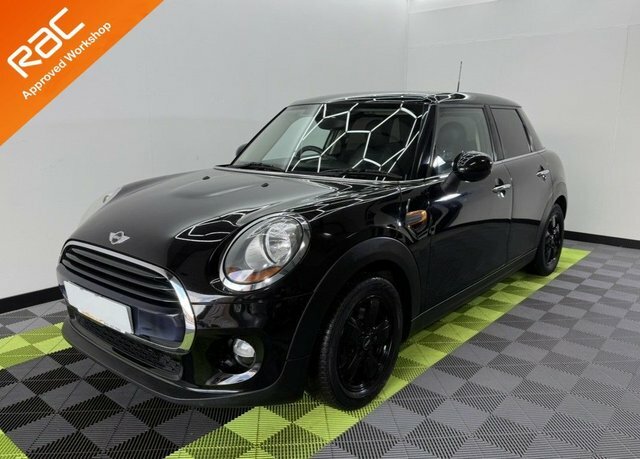 Mini Hatch 1.5 Cooper Hatchback Black