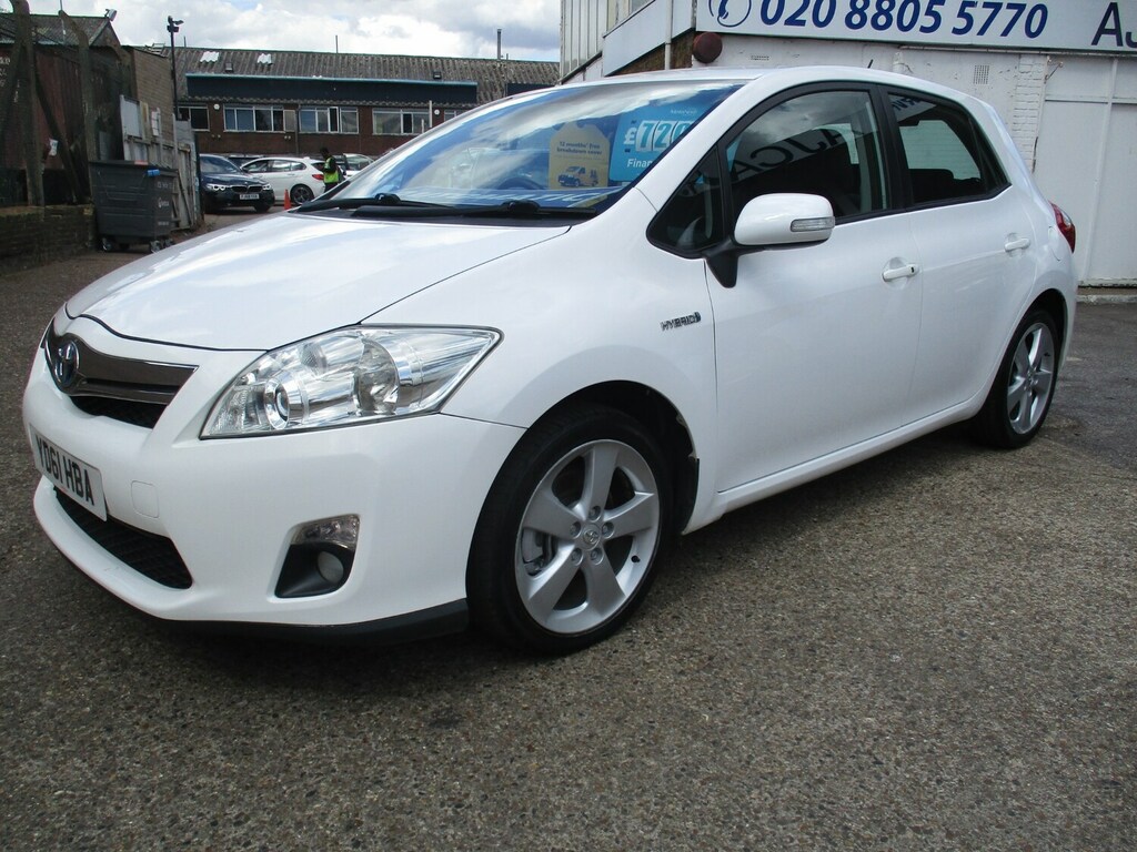 Toyota Auris 1.8 Vvti Hybrid T Spirit Cvt White #5