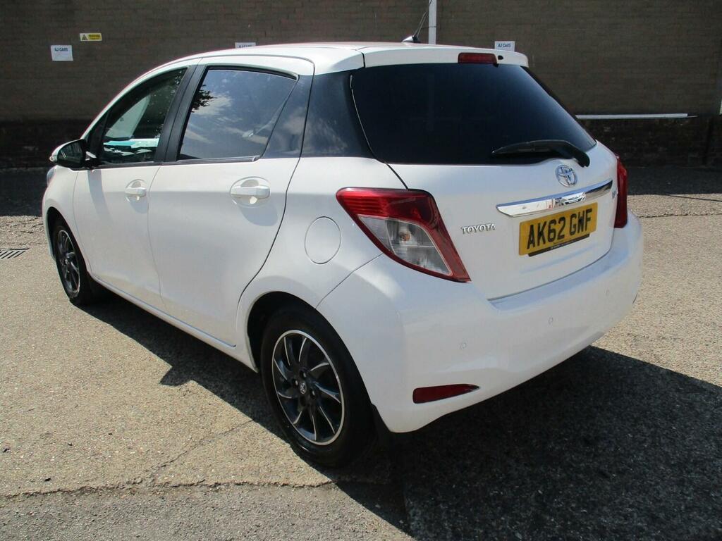 Toyota Yaris 1.0 Vvt-i Edition White #4
