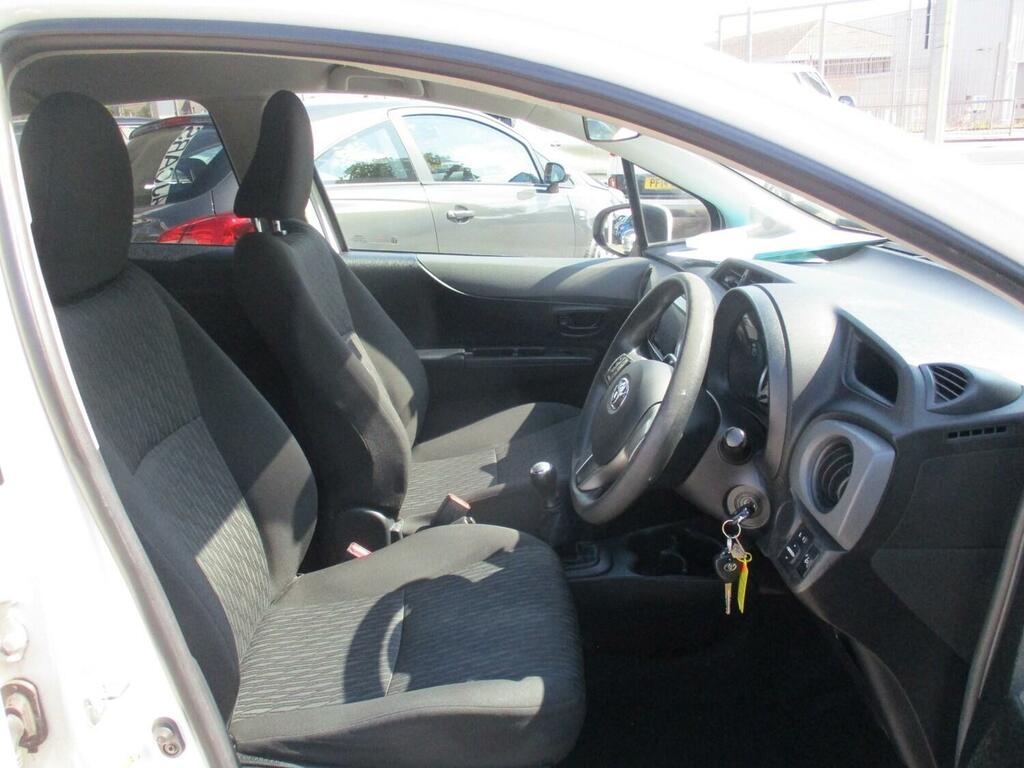 Toyota Yaris 1.0 Vvt-i Edition White #6