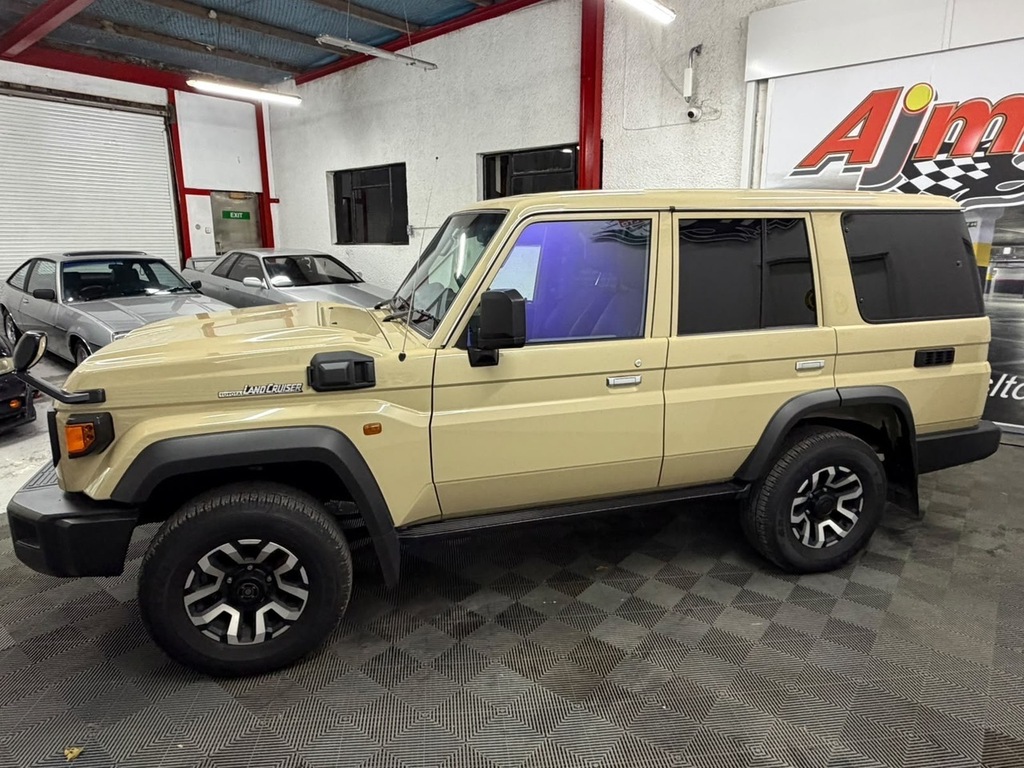Toyota Land Cruiser 70 Series U808 Brown #3