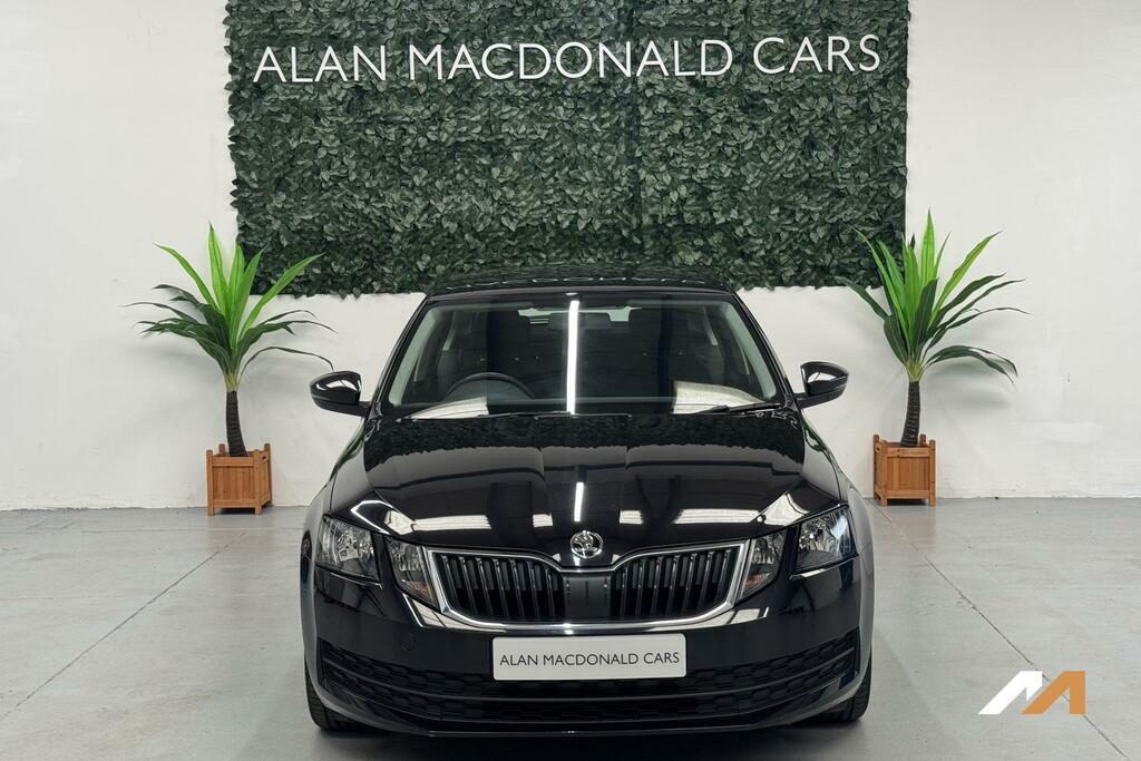 Skoda Octavia S Black #5