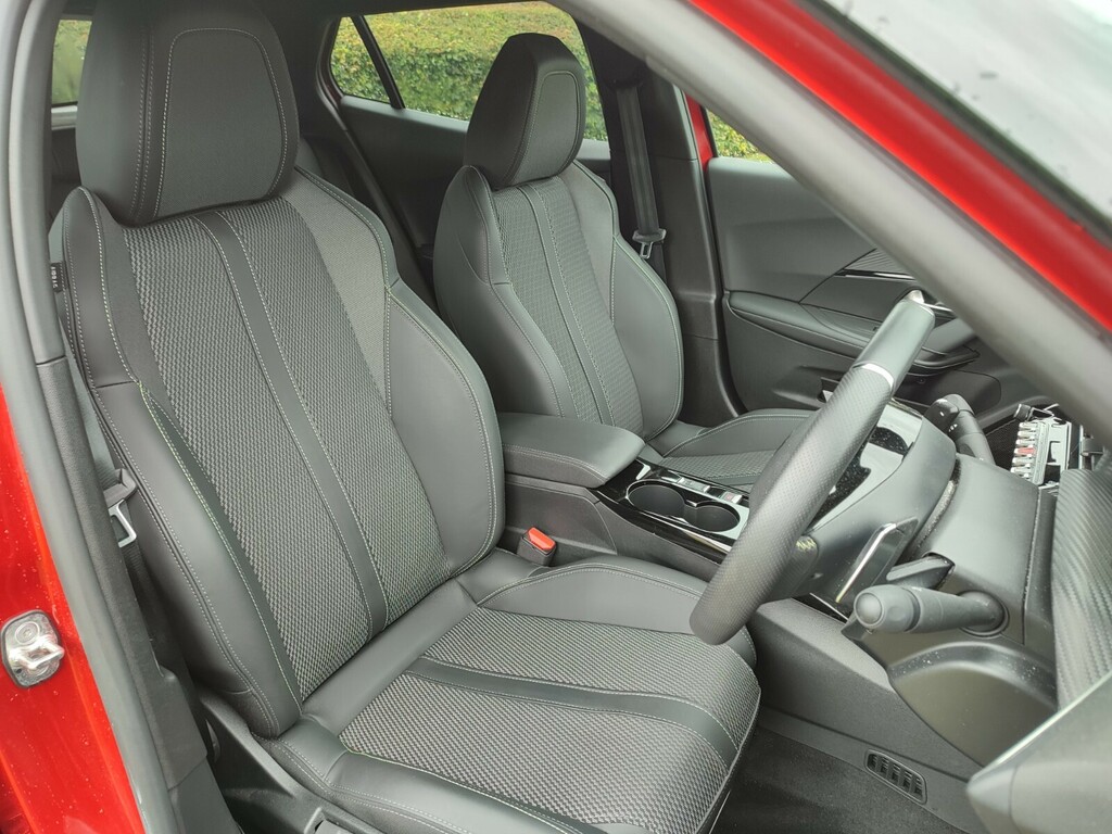 Peugeot 2008 1.2 Hybrid 136 Gt E-dsc6 KS25NZJ Red #3
