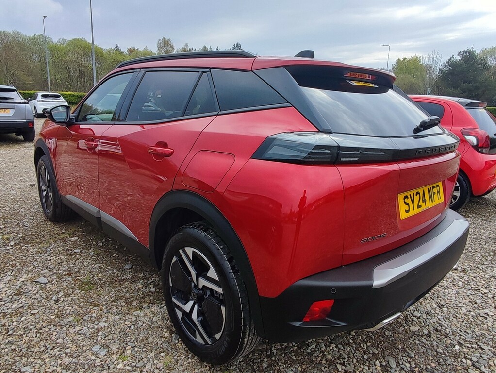 Peugeot 2008 1.2 Puretech 130 Allure Eat8 Red #5