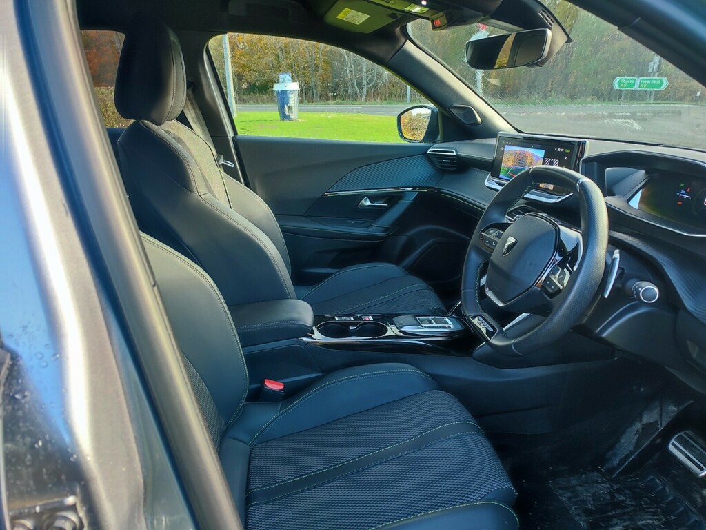 Peugeot 2008 1.2 Puretech Allure Grey #9