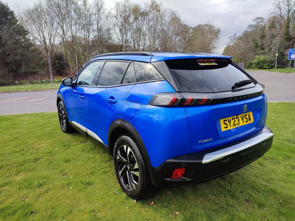 Peugeot 2008 1.2 Puretech Allure Premium Blue #4